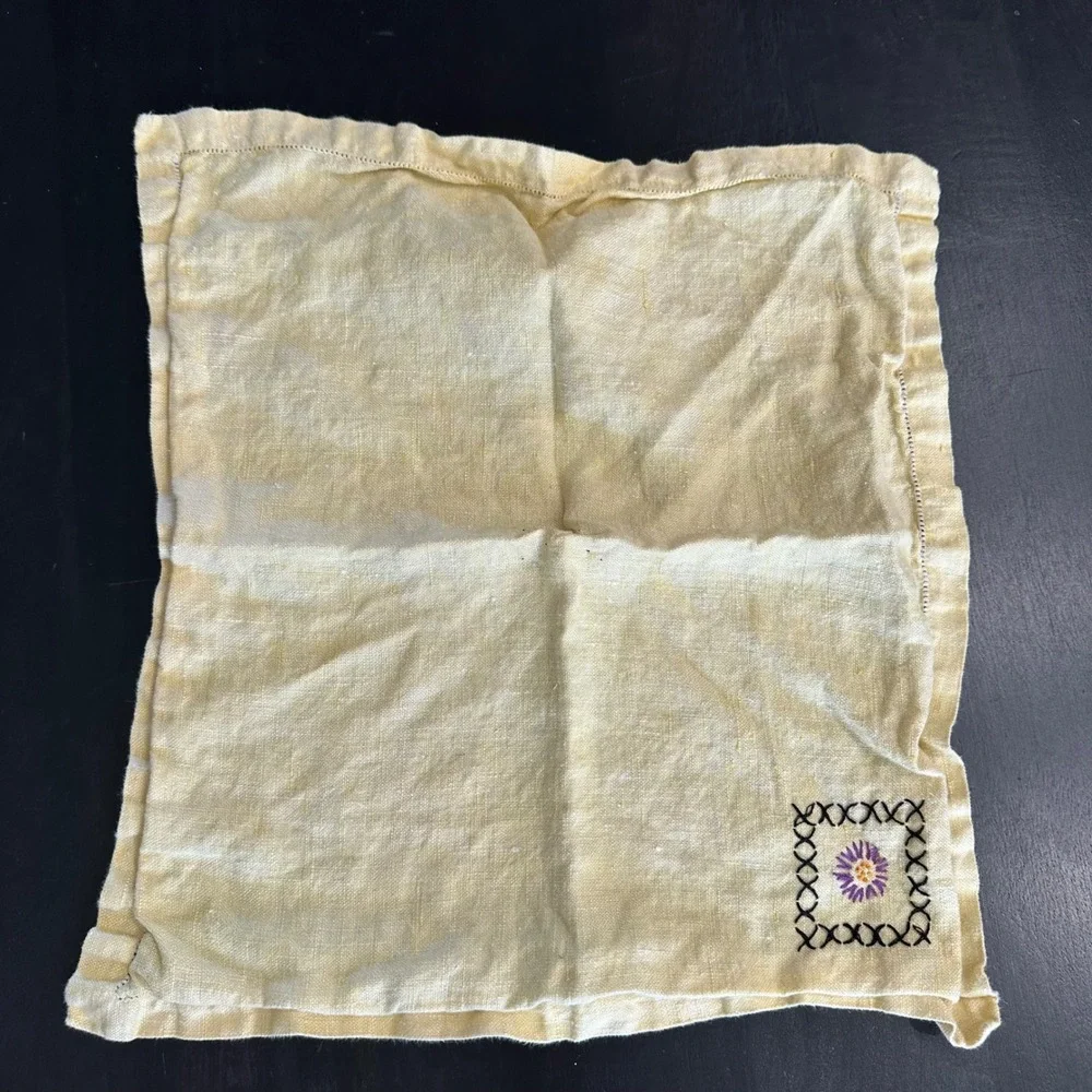 Vtg 50s Cross Stitch Tablecloth & 4 Napkins Set Yellow Floral Linen Cottagecore